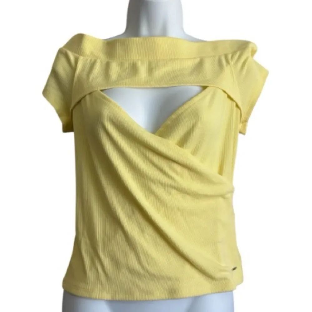 Guess Fairly Cutout Lemon Pie Top New With Tags